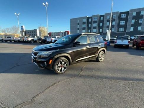Used 2022 Kia Seltos SX w/ Sunroof Package image 4
