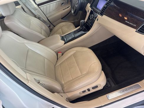 Used 2013 Ford Taurus Limited FWD image 19