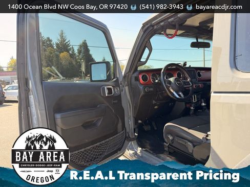 Used 2021 Jeep Wrangler Rubicon w/ Cold Weather Group AWD/4WD image 10
