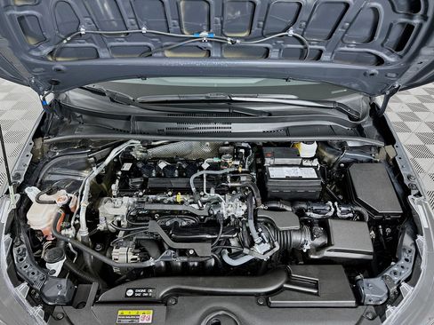 Used 2025 Toyota Corolla LE image 30