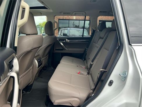 Used 2021 Lexus GX 460 Premium w/ Premium Package AWD/4WD image 11