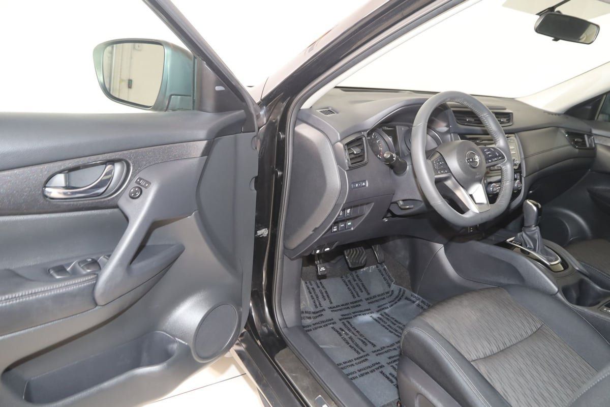 Used 2017 Nissan Rogue SV w/ Midnight Edition AWD/4WD image 39
