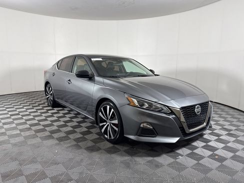 Used 2022 Nissan Altima 2.5 SR FWD image 6