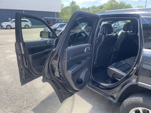 Used 2016 Jeep Grand Cherokee Limited AWD/4WD image 18