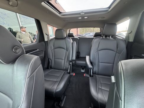 Used 2020 Buick Enclave Avenir w/ Avenir Technology Package image 11