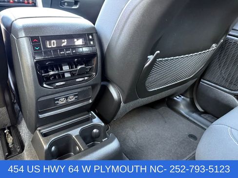 Used 2024 Jeep Grand Cherokee L Laredo AWD/4WD image 19