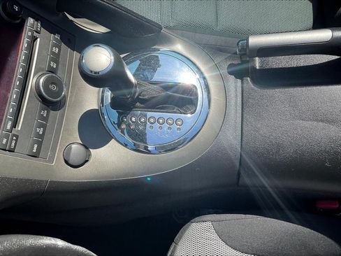 Used 2009 Pontiac Solstice Convertible w/ Preferred Package RWD image 17