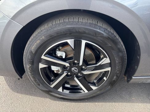 Used 2025 Nissan Sentra SV FWD image 23