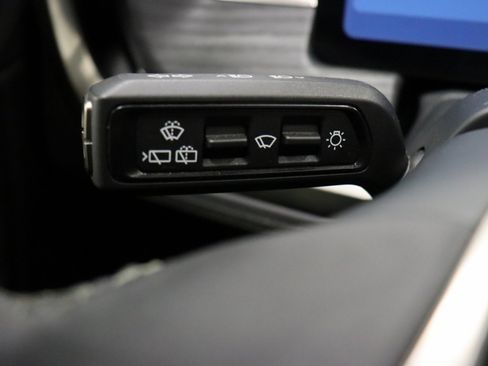 Used 2023 Rivian R1S Adventure image 40