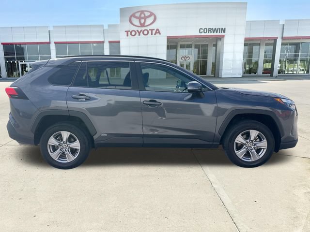 Used 2025 Toyota RAV4 XLE AWD/4WD image 6