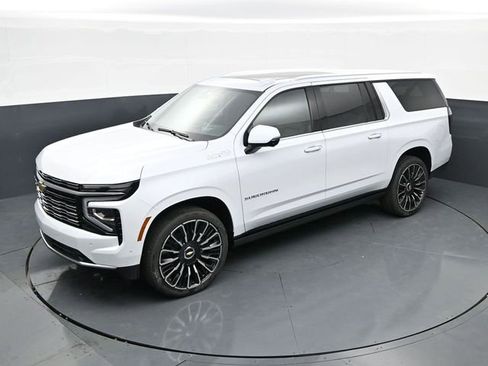 New 2026 Chevrolet Suburban High Country AWD/4WD image 36