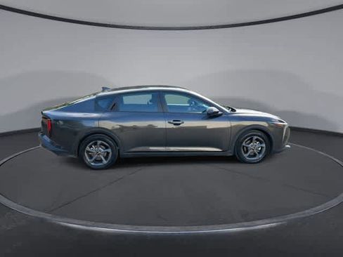 Used 2025 Kia K4 LXS FWD image 9