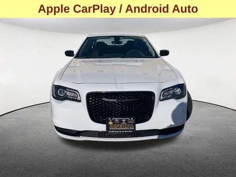 Used 2023 Chrysler 300 Touring w/ Sport Appearance Package image 4