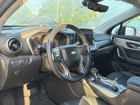 Used 2023 Chevrolet Blazer LT w/ Sound & Technology Package FWD image 16