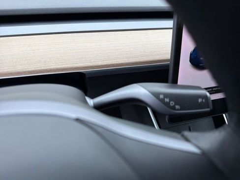 Used 2021 Tesla Model Y Long Range image 25