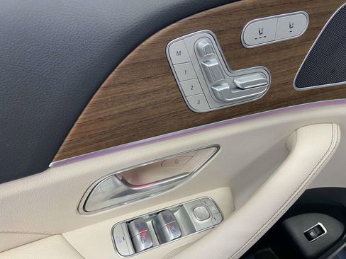 Used 2025 Mercedes-Benz GLE 350 4MATIC image 19