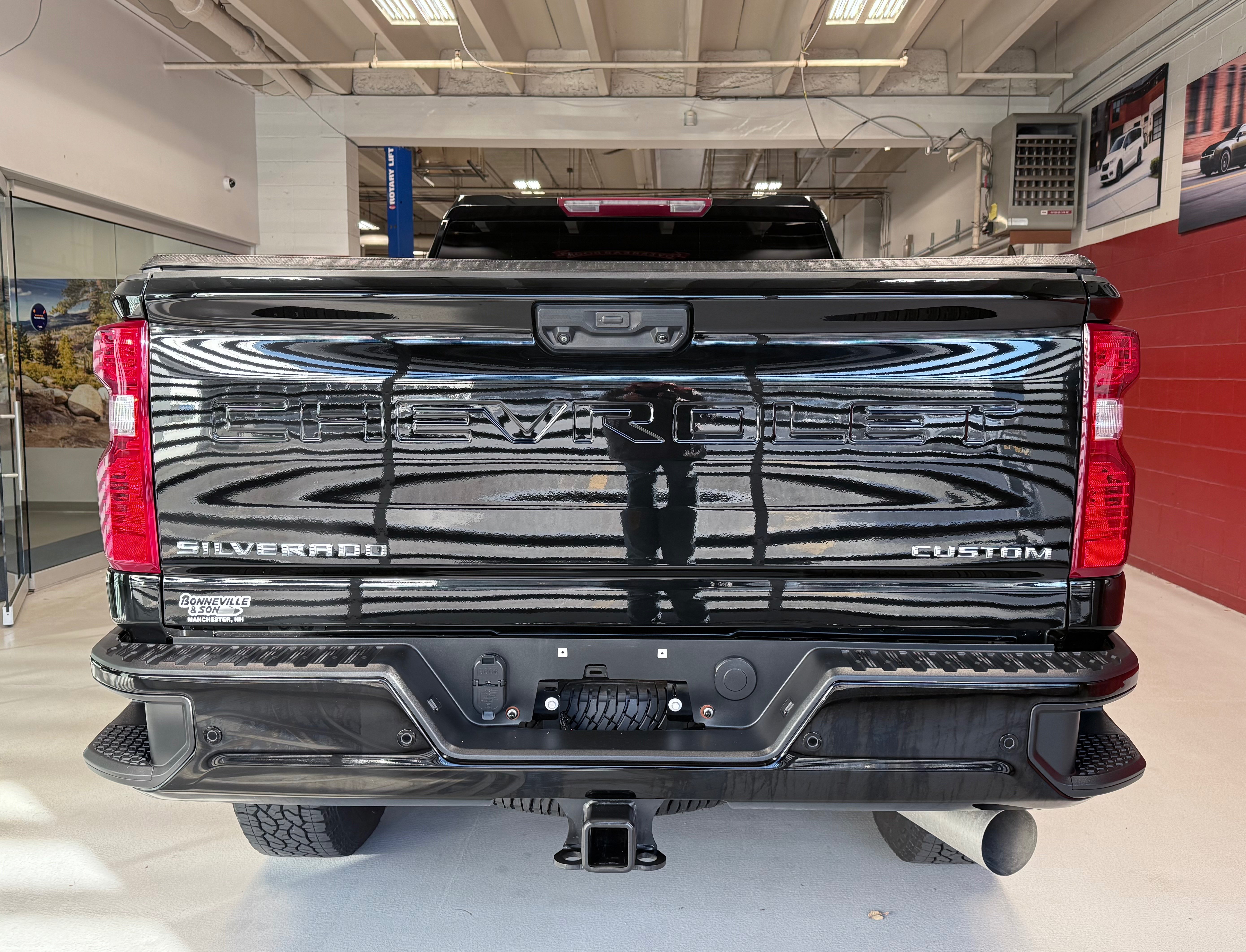 Used 2024 Chevrolet Silverado 2500 Custom w/ Custom Value Package AWD/4WD image 6