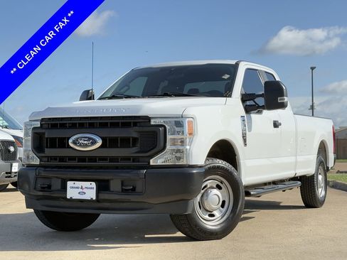 Used 2022 Ford F250 XL w/ Power Equipment Group RWD image 2