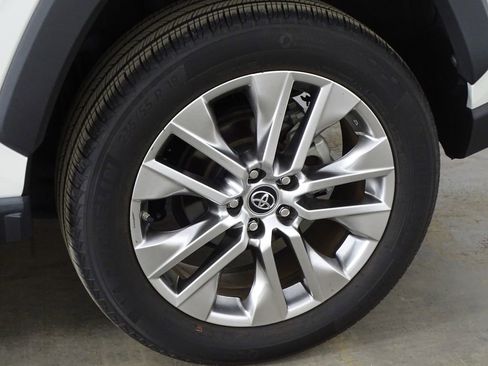 Used 2019 Toyota RAV4 Limited image 43