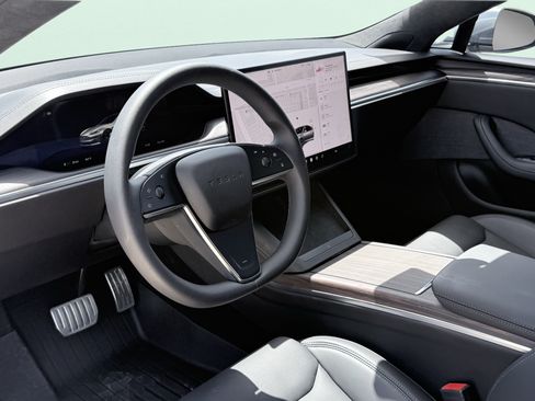 Used 2025 Tesla Model S AWD/4WD image 25