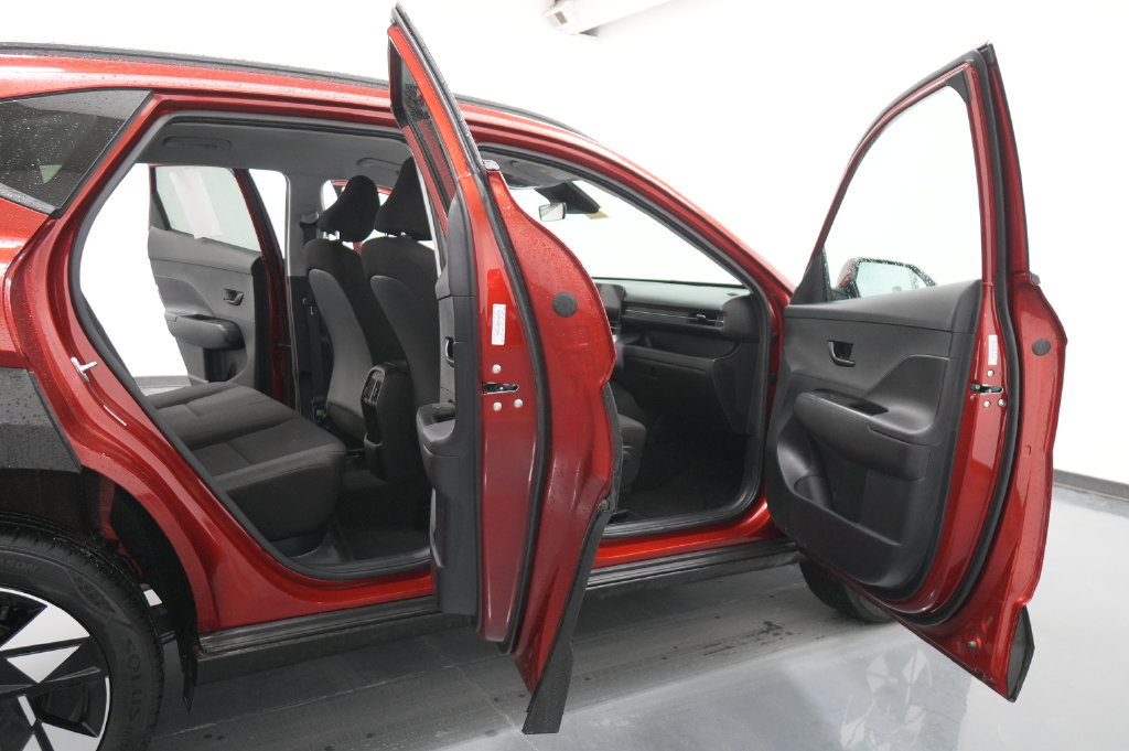 Used 2024 Hyundai Kona SEL AWD/4WD image 26