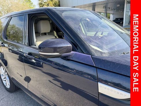 Used 2018 Land Rover Discovery HSE AWD/4WD image 15