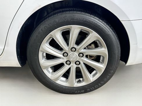 Used 2015 Buick LaCrosse Leather w/ Experience Buick Package FWD image 11