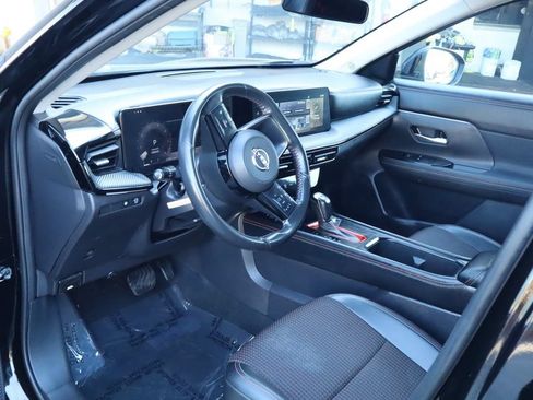 Used 2025 Nissan Kicks SR FWD image 19