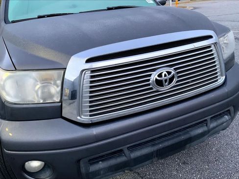 Used 2011 Toyota Tundra Limited w/ Memory Pkg image 29