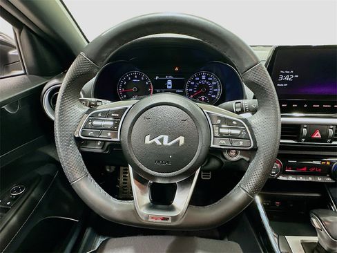 Used 2023 Kia Forte GT-Line w/ GT-Line Technology Package image 11