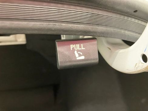 Used 2024 Hyundai Elantra SE image 34