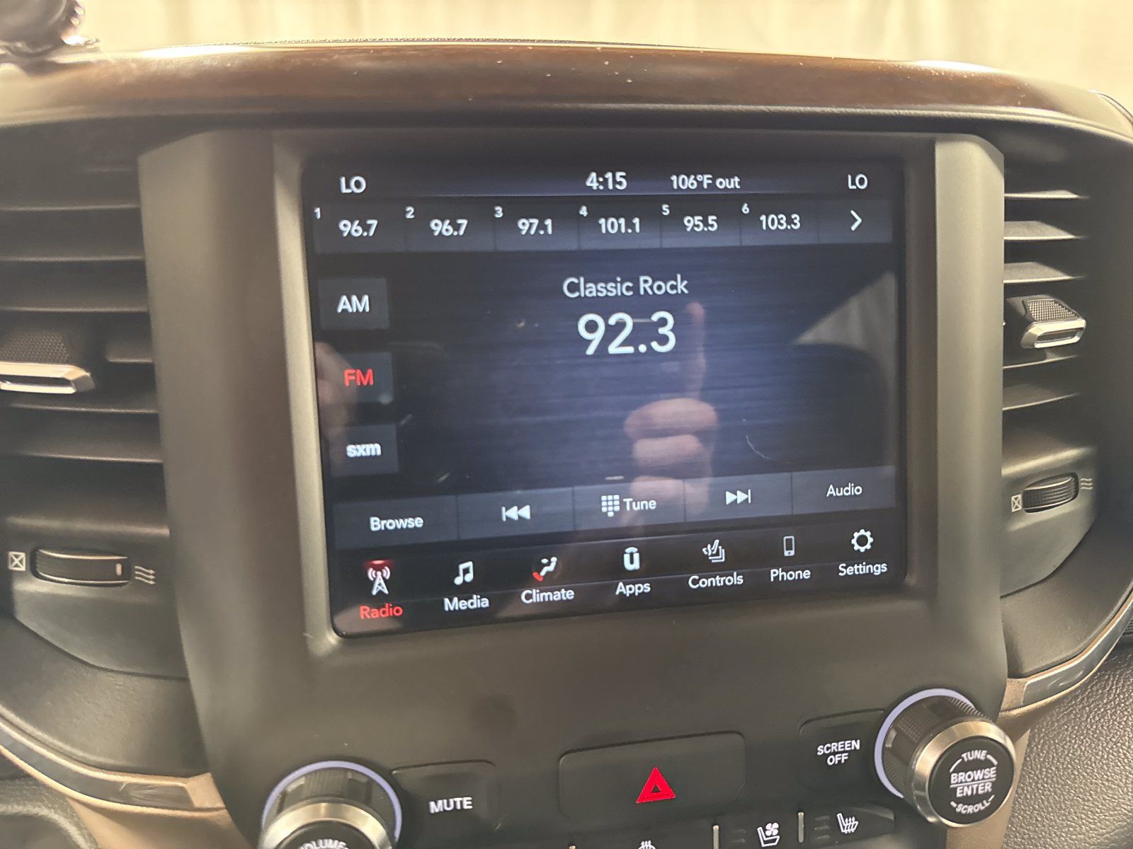 Used 2021 RAM 1500 Laramie AWD/4WD image 22