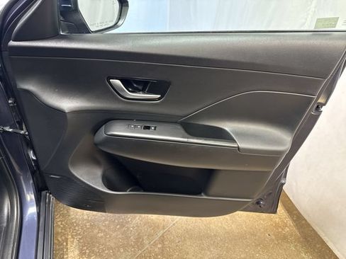 Used 2024 Hyundai Kona Limited AWD/4WD image 29