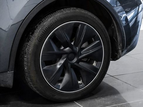 Used 2022 Tesla Model Y Long Range AWD/4WD image 53