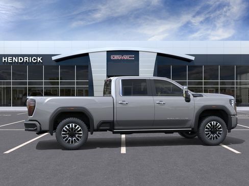 Used 2026 GMC Sierra 2500 Denali Ultimate AWD/4WD image 6