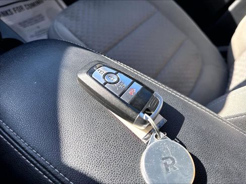 Used 2021 Ford Escape SE w/ Convenience Package FWD image 14