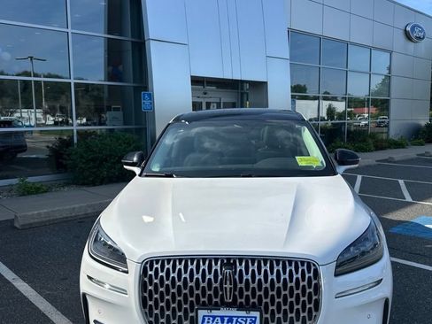 Used 2023 Lincoln Corsair AWD w/ Equipment Group 101A image 2