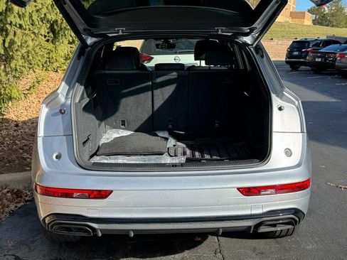 Used 2025 Audi Q5 2.0T Premium w/ Convenience Plus Package image 9