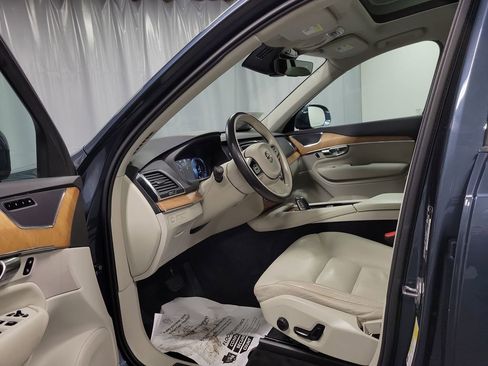 Used 2021 Volvo XC90 T8 Inscription Expression w/ Protection Package Premier image 12