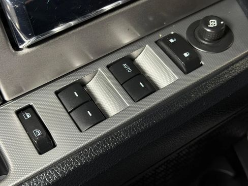 Used 2017 Ford Expedition XLT AWD/4WD image 24