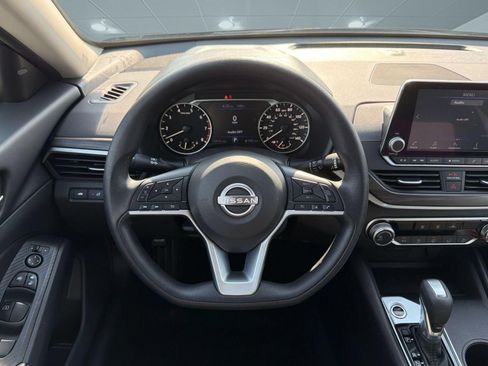 Certified 2025 Nissan Altima 2.5 SV FWD image 31