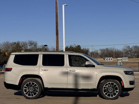 Used 2022 Jeep Wagoneer Series II w/ Premium Group I image 3