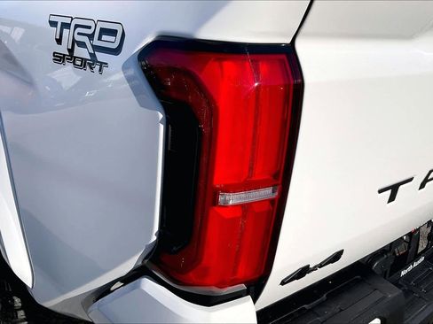 Used 2025 Toyota Tacoma TRD Sport image 27