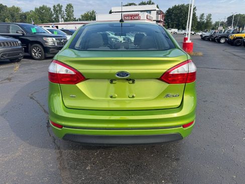 Used 2018 Ford Fiesta SE w/ Cold Weather Package FWD image 4