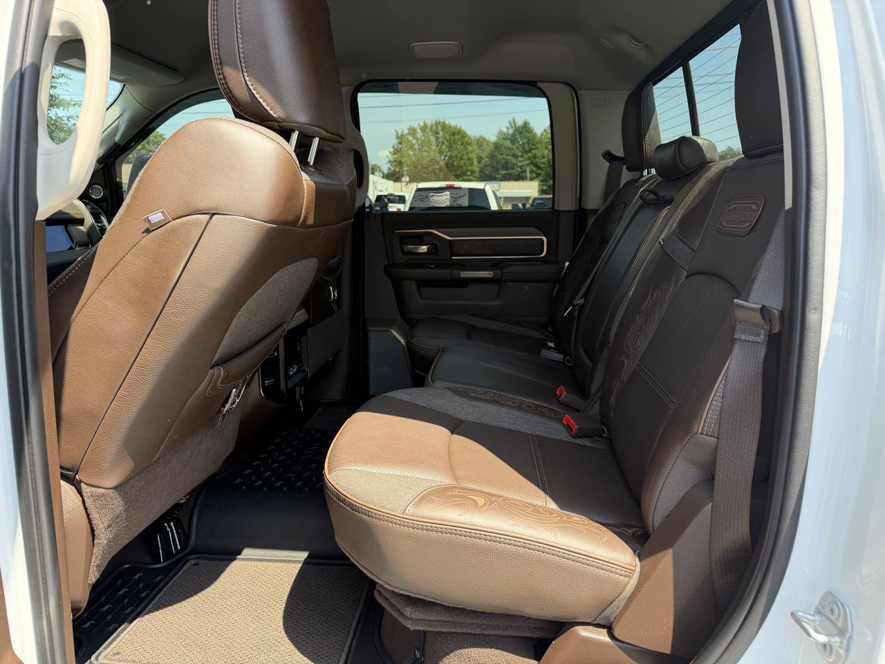 Used 2025 RAM 2500 Limited AWD/4WD image 10
