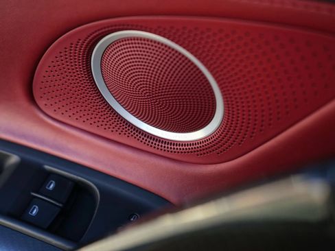 Used 2011 Audi R8 V10 image 24