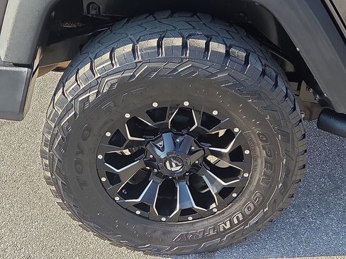 Used 2017 Jeep Wrangler Unlimited Sport w/ Connectivity Group image 7