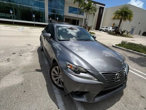 Used 2015 Lexus IS 250 RWD image 2