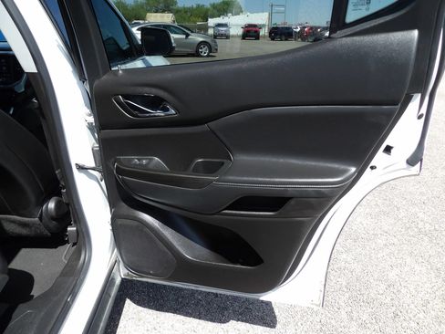 Used 2023 GMC Acadia SLT FWD image 14