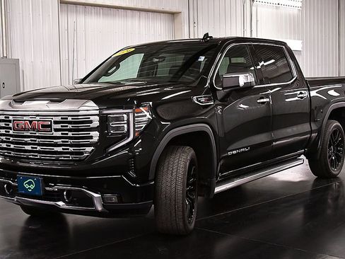 Used 2024 GMC Sierra 1500 Denali w/ Denali Reserve Package AWD/4WD image 3